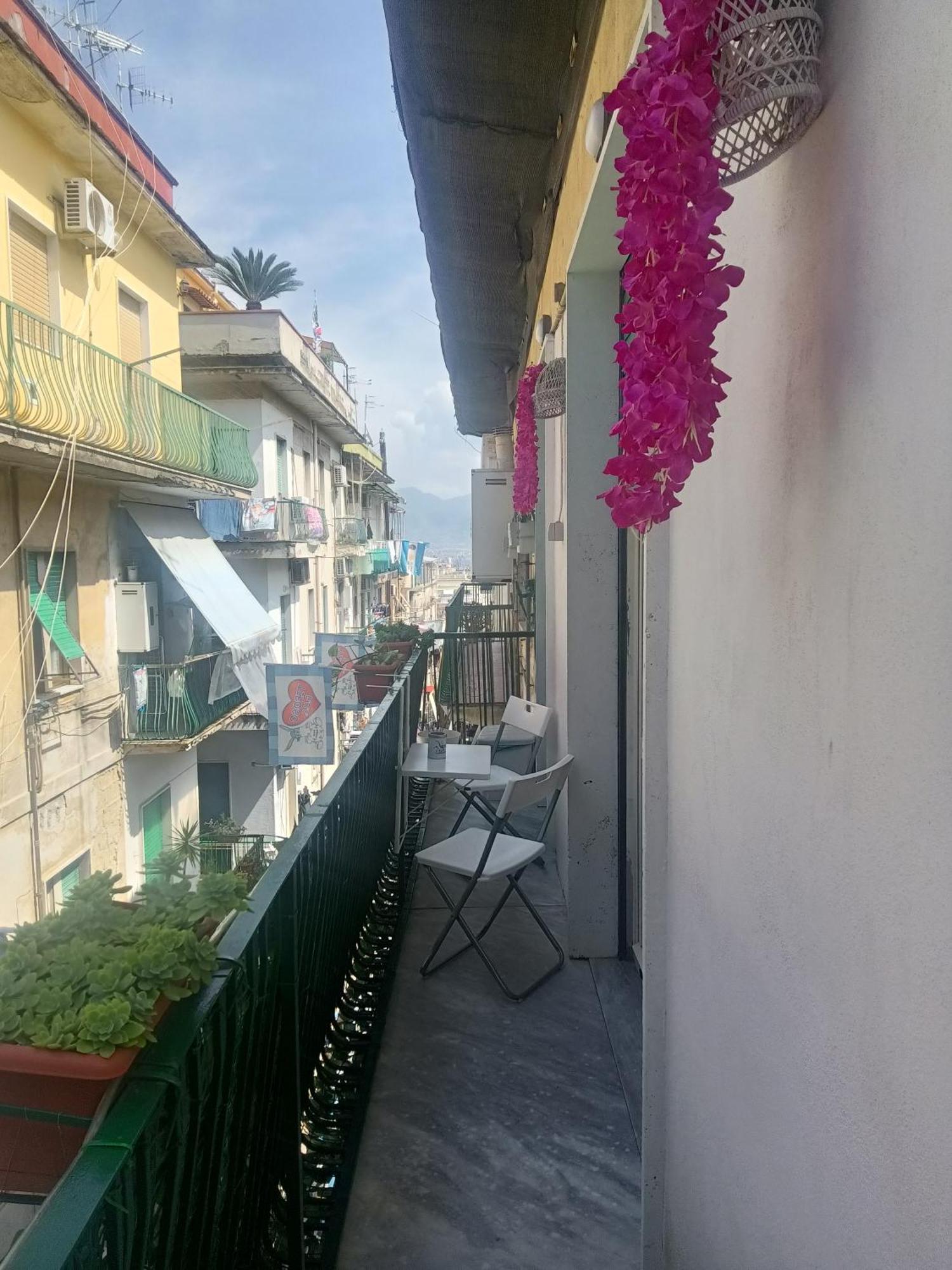 Il Dubbio Ai Quartieri Spagnoli Naples Luaran gambar