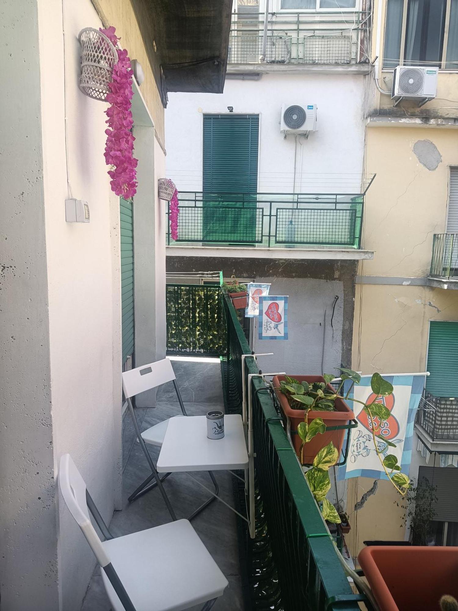 Il Dubbio Ai Quartieri Spagnoli Naples Luaran gambar