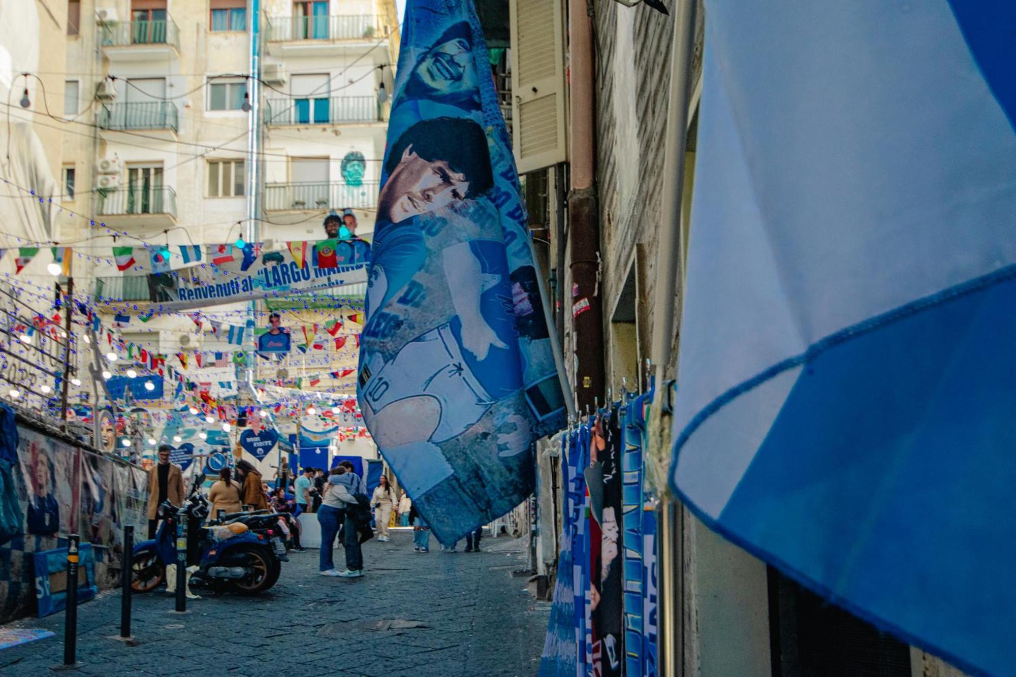 Il Dubbio Ai Quartieri Spagnoli Naples Luaran gambar